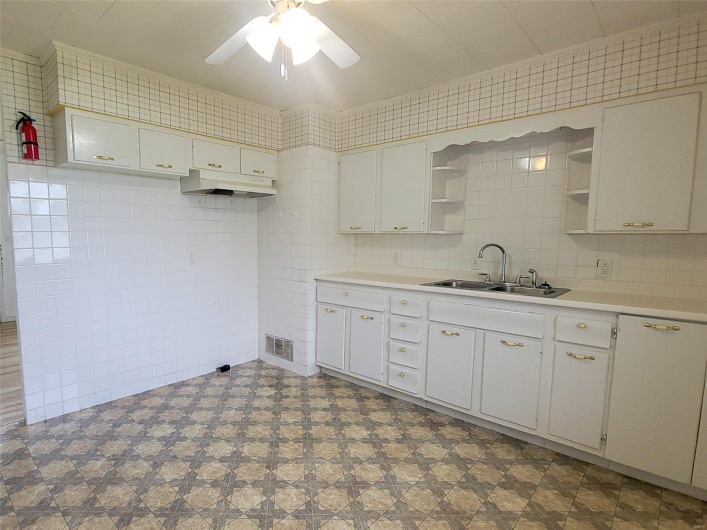 212 Virginia, Fredericktown, Missouri 63645, 2 Bedrooms Bedrooms, 7 Rooms Rooms,1 BathroomBathrooms,Residential,For Sale,Virginia,MAR25030325