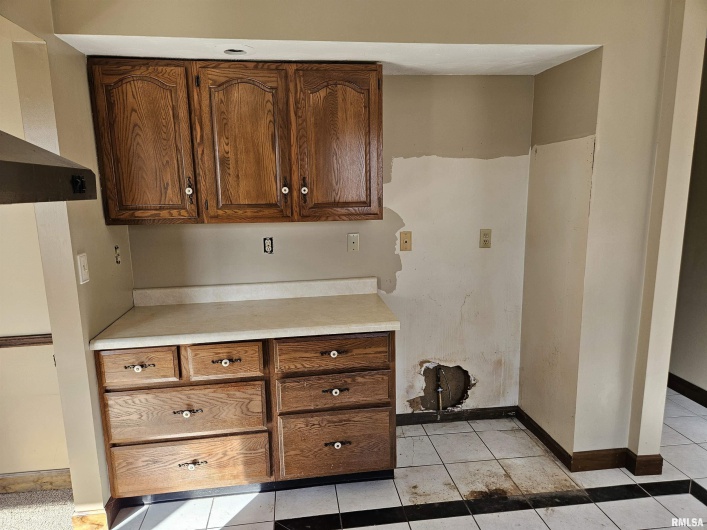 196 APPLE Lane, Carbondale, Illinois 62901, 4 Bedrooms Bedrooms, 0 ,2 BathroomsBathrooms,Residential,For Sale,APPLE,0,RMAEB457071