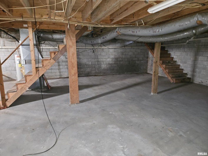 196 APPLE Lane, Carbondale, Illinois 62901, 4 Bedrooms Bedrooms, 0 ,2 BathroomsBathrooms,Residential,For Sale,APPLE,0,RMAEB457071