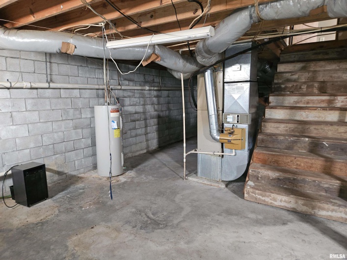 196 APPLE Lane, Carbondale, Illinois 62901, 4 Bedrooms Bedrooms, 0 ,2 BathroomsBathrooms,Residential,For Sale,APPLE,0,RMAEB457071