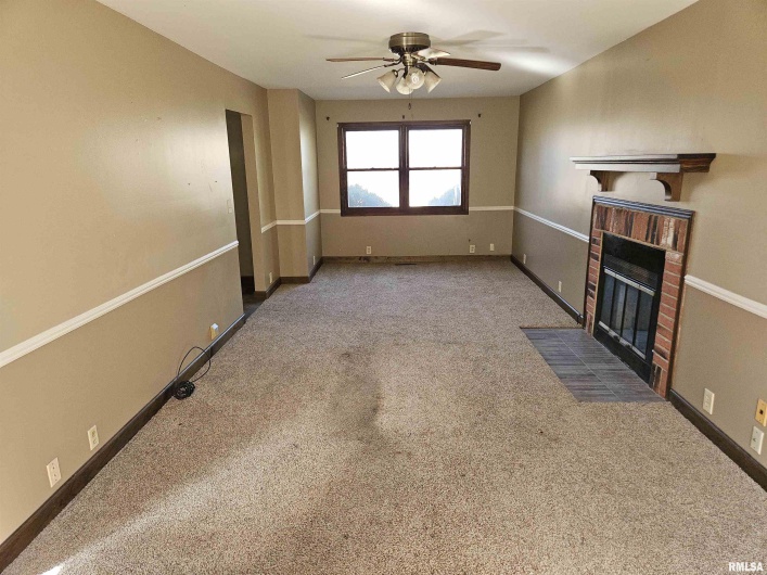 196 APPLE Lane, Carbondale, Illinois 62901, 4 Bedrooms Bedrooms, 0 ,2 BathroomsBathrooms,Residential,For Sale,APPLE,0,RMAEB457071