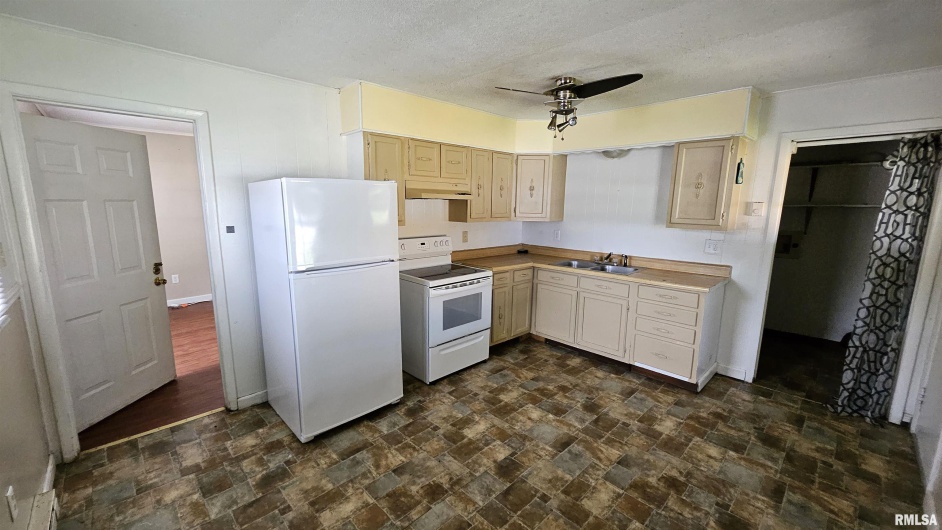 85 Yakima Circle, McClure, Illinois 62957, 3 Bedrooms Bedrooms, 0 ,1 BathroomBathrooms,Residential,For Sale,Yakima,0,RMAEB453400