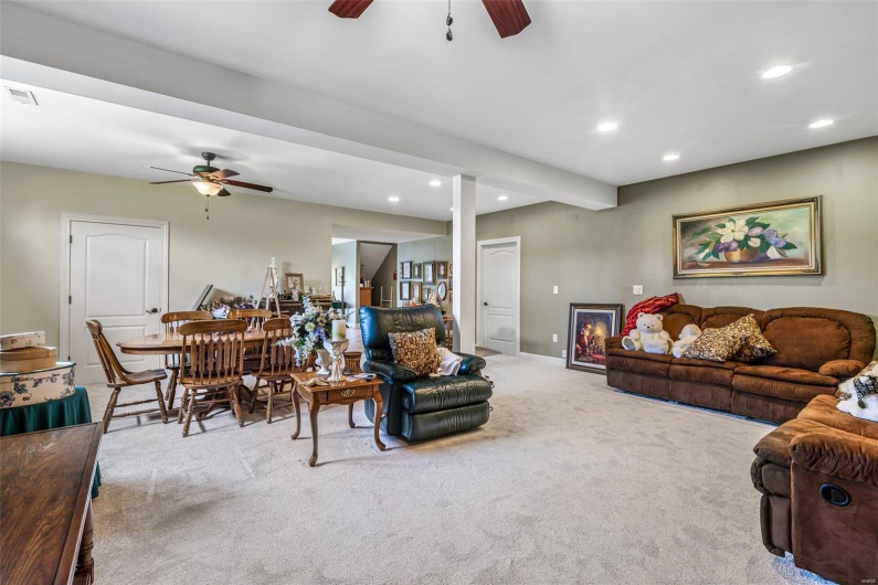 101 Big River Drive, Bonne Terre, Missouri 63628, 4 Bedrooms Bedrooms, 17 Rooms Rooms,3 BathroomsBathrooms,Residential,For Sale,Big River Drive,MAR25030536