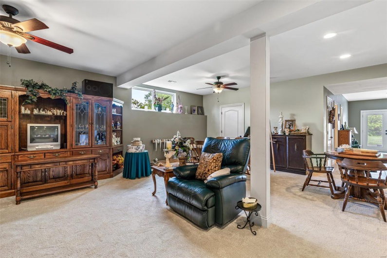 101 Big River Drive, Bonne Terre, Missouri 63628, 4 Bedrooms Bedrooms, 17 Rooms Rooms,3 BathroomsBathrooms,Residential,For Sale,Big River Drive,MAR25030536