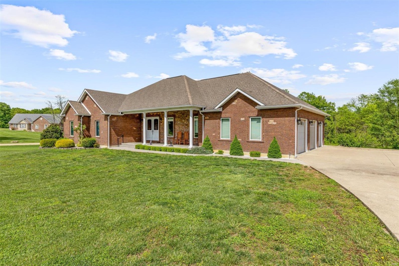 101 Big River Drive, Bonne Terre, Missouri 63628, 4 Bedrooms Bedrooms, 17 Rooms Rooms,3 BathroomsBathrooms,Residential,For Sale,Big River Drive,MAR25030536
