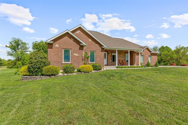 101 Big River Drive, Bonne Terre, Missouri 63628, 4 Bedrooms Bedrooms, 17 Rooms Rooms,3 BathroomsBathrooms,Residential,For Sale,Big River Drive,MAR25030536