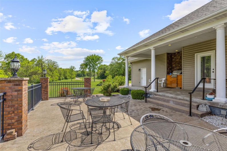 101 Big River Drive, Bonne Terre, Missouri 63628, 4 Bedrooms Bedrooms, 17 Rooms Rooms,3 BathroomsBathrooms,Residential,For Sale,Big River Drive,MAR25030536