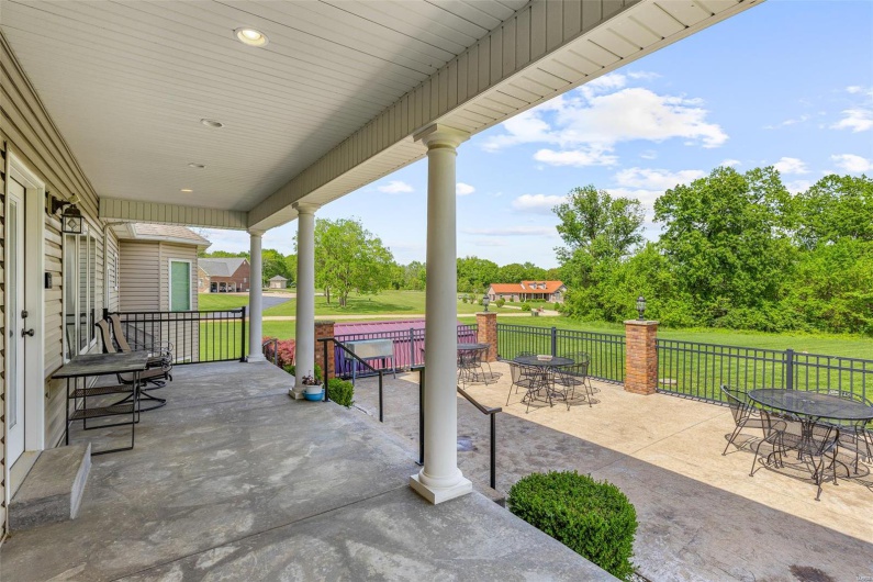101 Big River Drive, Bonne Terre, Missouri 63628, 4 Bedrooms Bedrooms, 17 Rooms Rooms,3 BathroomsBathrooms,Residential,For Sale,Big River Drive,MAR25030536