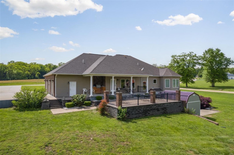 101 Big River Drive, Bonne Terre, Missouri 63628, 4 Bedrooms Bedrooms, 17 Rooms Rooms,3 BathroomsBathrooms,Residential,For Sale,Big River Drive,MAR25030536