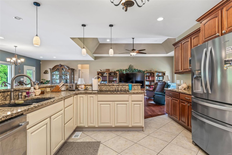 101 Big River Drive, Bonne Terre, Missouri 63628, 4 Bedrooms Bedrooms, 17 Rooms Rooms,3 BathroomsBathrooms,Residential,For Sale,Big River Drive,MAR25030536