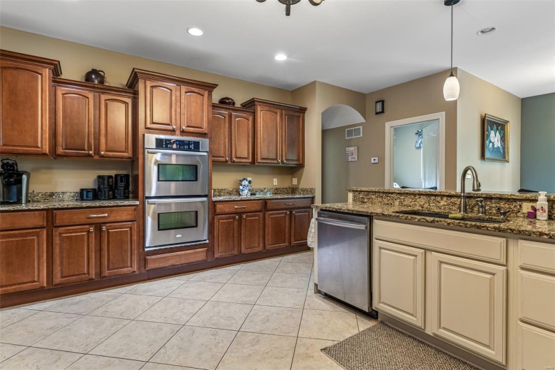 101 Big River Drive, Bonne Terre, Missouri 63628, 4 Bedrooms Bedrooms, 17 Rooms Rooms,3 BathroomsBathrooms,Residential,For Sale,Big River Drive,MAR25030536