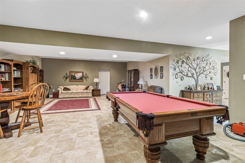 101 Big River Drive, Bonne Terre, Missouri 63628, 4 Bedrooms Bedrooms, 17 Rooms Rooms,3 BathroomsBathrooms,Residential,For Sale,Big River Drive,MAR25030536