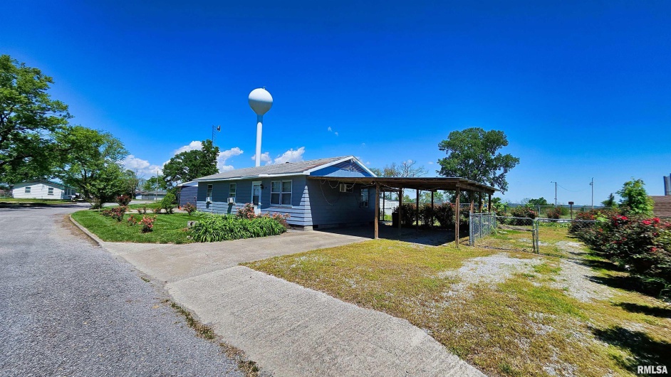 99 IROQUOIS Street, McClure, Illinois 62957, 2 Bedrooms Bedrooms, 0 ,1 BathroomBathrooms,Residential,For Sale,IROQUOIS,0,RMAEB453394