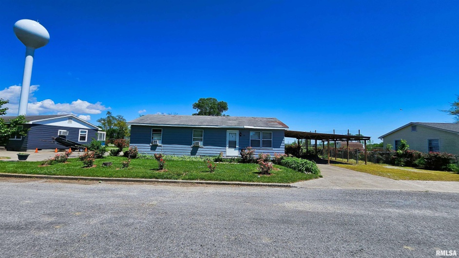 99 IROQUOIS Street, McClure, Illinois 62957, 2 Bedrooms Bedrooms, 0 ,1 BathroomBathrooms,Residential,For Sale,IROQUOIS,0,RMAEB453394