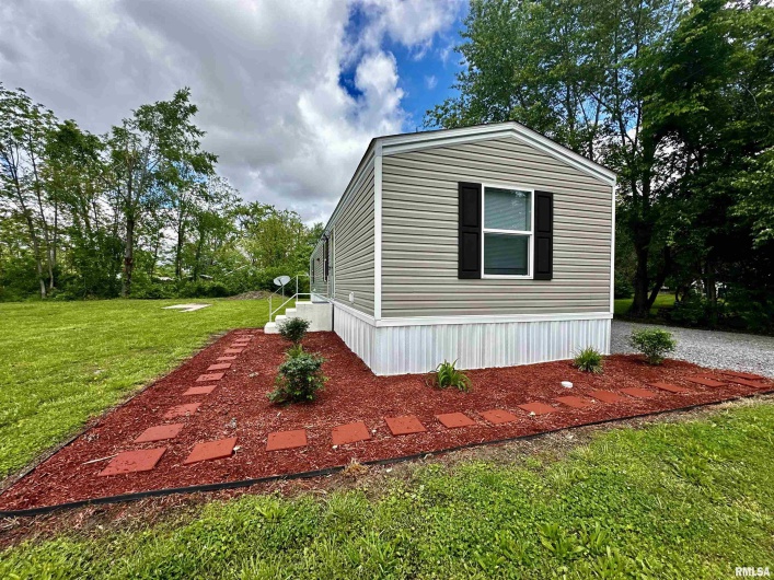 806 & 808 BOYD Street, Eldorado, Illinois 62930, 2 Bedrooms Bedrooms, 0 ,2 BathroomsBathrooms,Residential,For Sale,BOYD,0,RMAQC4263110