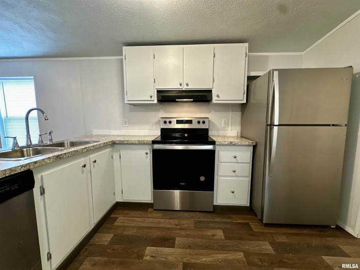 806 & 808 BOYD Street, Eldorado, Illinois 62930, 2 Bedrooms Bedrooms, 0 ,2 BathroomsBathrooms,Residential,For Sale,BOYD,0,RMAQC4263110
