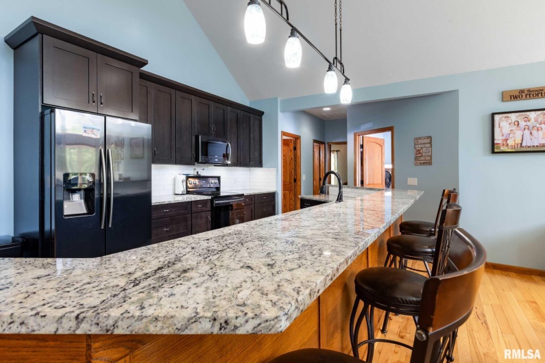 360 Clifty Lane, Goreville, Illinois 62939, 5 Bedrooms Bedrooms, 0 ,3 BathroomsBathrooms,Residential,For Sale,Clifty,0,RMAQC4263114