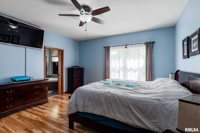 360 Clifty Lane, Goreville, Illinois 62939, 5 Bedrooms Bedrooms, 0 ,3 BathroomsBathrooms,Residential,For Sale,Clifty,0,RMAQC4263114