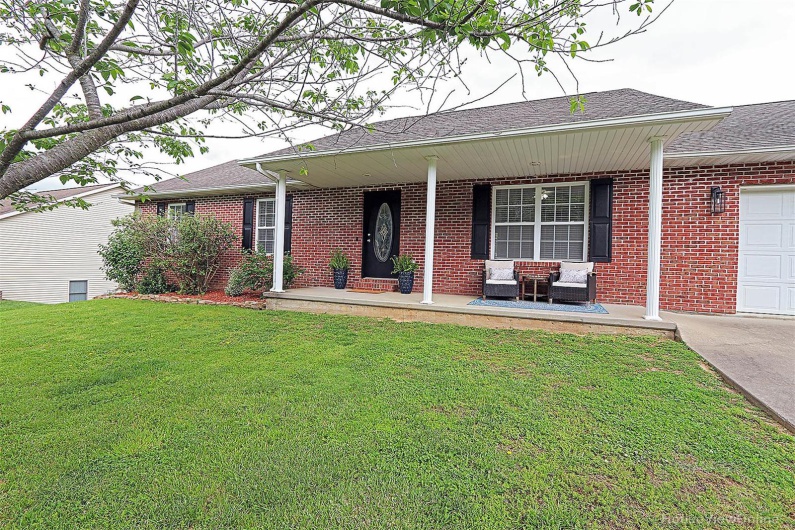 230 Matt Lane, Jackson, Missouri 63755, 4 Bedrooms Bedrooms, 12 Rooms Rooms,3 BathroomsBathrooms,Residential,For Sale,Matt,MAR25030305