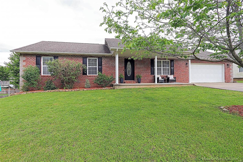 230 Matt Lane, Jackson, Missouri 63755, 4 Bedrooms Bedrooms, 12 Rooms Rooms,3 BathroomsBathrooms,Residential,For Sale,Matt,MAR25030305