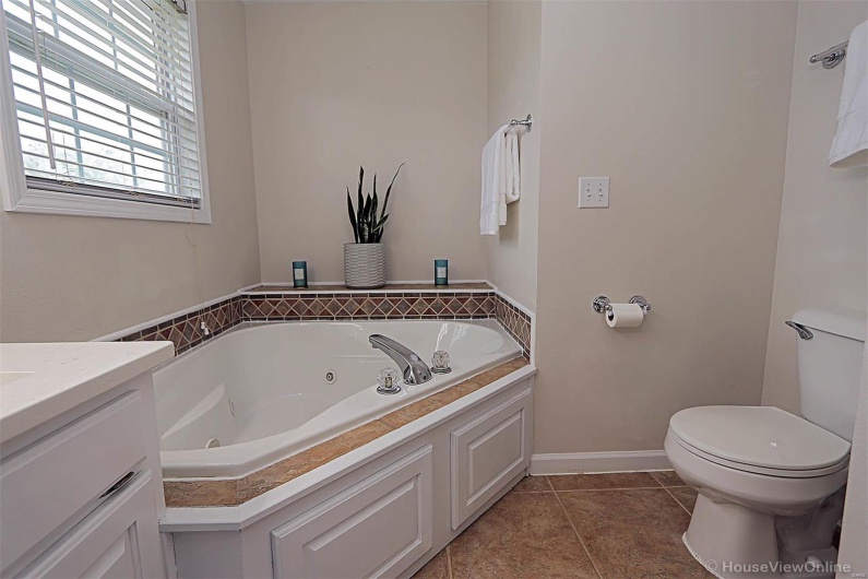 230 Matt Lane, Jackson, Missouri 63755, 4 Bedrooms Bedrooms, 12 Rooms Rooms,3 BathroomsBathrooms,Residential,For Sale,Matt,MAR25030305