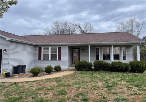 125 Ray Lee Drive, Park Hills, Missouri 63601, 3 Bedrooms Bedrooms, 10 Rooms Rooms,2 BathroomsBathrooms,Residential,For Sale,Ray Lee,MAR25029899