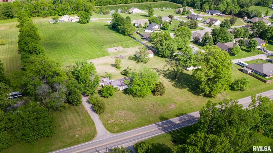 6868 Route 37, Marion, Illinois 62959, 3 Bedrooms Bedrooms, 0 ,1 BathroomBathrooms,Residential,For Sale,Route 37,0,RMAQC4263116