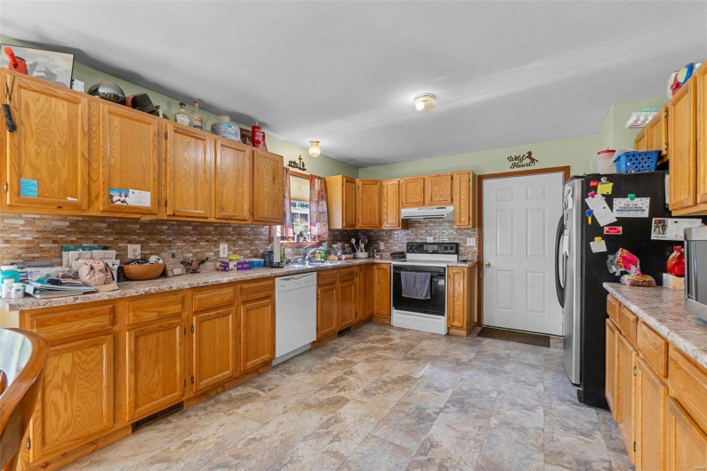 1724 Pcr 914, St Mary, Missouri 63673, 3 Bedrooms Bedrooms, 5 Rooms Rooms,3 BathroomsBathrooms,Residential,For Sale,Pcr 914,MAR25029925
