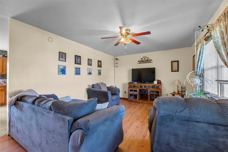 1724 Pcr 914, St Mary, Missouri 63673, 3 Bedrooms Bedrooms, 5 Rooms Rooms,3 BathroomsBathrooms,Residential,For Sale,Pcr 914,MAR25029925