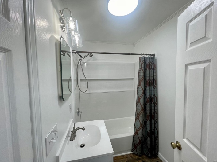 27 Moore Street, Farmington, Missouri 63640, 3 Bedrooms Bedrooms, 6 Rooms Rooms,1 BathroomBathrooms,Residential,For Sale,Moore,MAR25030605