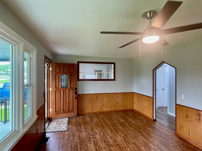 27 Moore Street, Farmington, Missouri 63640, 3 Bedrooms Bedrooms, 6 Rooms Rooms,1 BathroomBathrooms,Residential,For Sale,Moore,MAR25030605