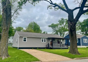 27 Moore Street, Farmington, Missouri 63640, 3 Bedrooms Bedrooms, 6 Rooms Rooms,1 BathroomBathrooms,Residential,For Sale,Moore,MAR25030605