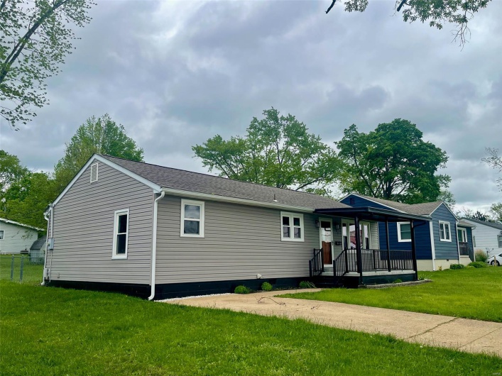 27 Moore Street, Farmington, Missouri 63640, 3 Bedrooms Bedrooms, 6 Rooms Rooms,1 BathroomBathrooms,Residential,For Sale,Moore,MAR25030605