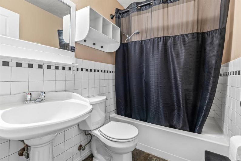 310 4th Street, Park Hills, Missouri 63601, 3 Bedrooms Bedrooms, 9 Rooms Rooms,2 BathroomsBathrooms,Residential,For Sale,4th,MAR25030883