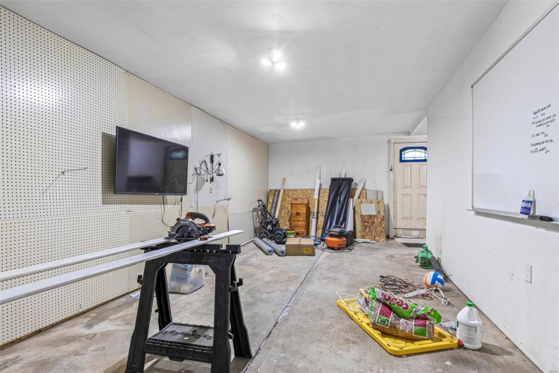 310 4th Street, Park Hills, Missouri 63601, 3 Bedrooms Bedrooms, 9 Rooms Rooms,2 BathroomsBathrooms,Residential,For Sale,4th,MAR25030883