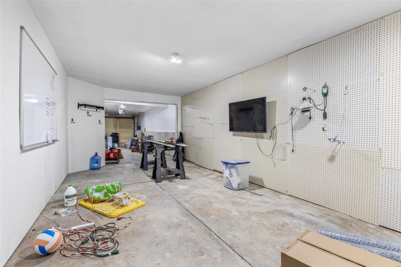 310 4th Street, Park Hills, Missouri 63601, 3 Bedrooms Bedrooms, 9 Rooms Rooms,2 BathroomsBathrooms,Residential,For Sale,4th,MAR25030883