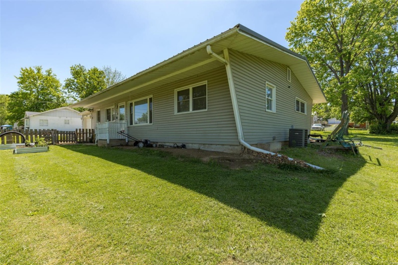 310 4th Street, Park Hills, Missouri 63601, 3 Bedrooms Bedrooms, 9 Rooms Rooms,2 BathroomsBathrooms,Residential,For Sale,4th,MAR25030883