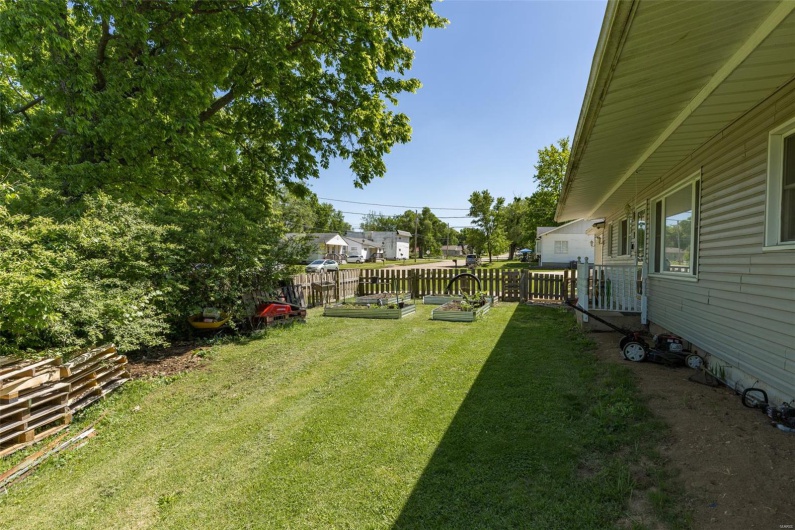 310 4th Street, Park Hills, Missouri 63601, 3 Bedrooms Bedrooms, 9 Rooms Rooms,2 BathroomsBathrooms,Residential,For Sale,4th,MAR25030883