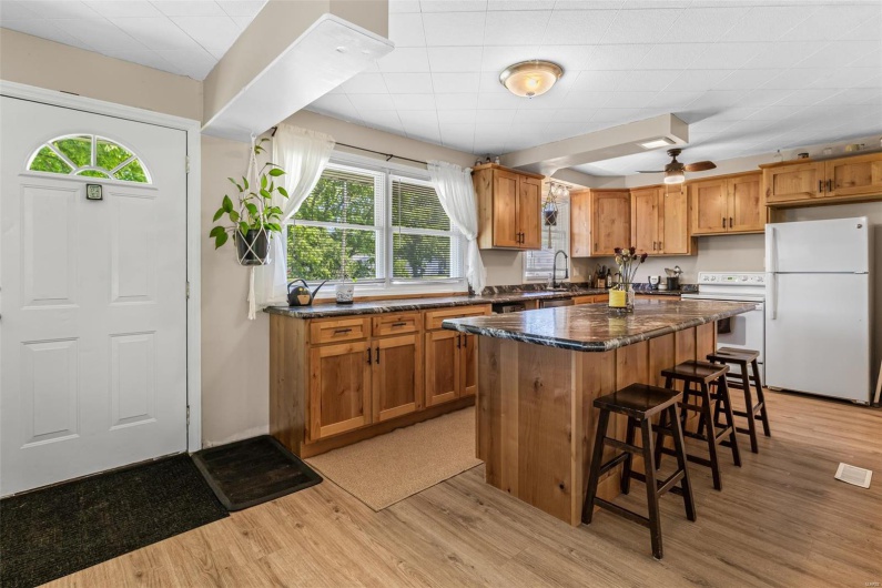 310 4th Street, Park Hills, Missouri 63601, 3 Bedrooms Bedrooms, 9 Rooms Rooms,2 BathroomsBathrooms,Residential,For Sale,4th,MAR25030883