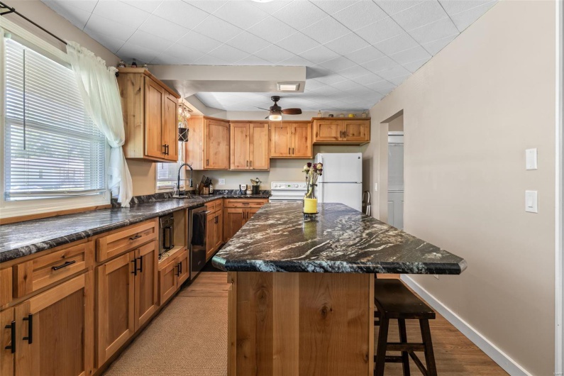 310 4th Street, Park Hills, Missouri 63601, 3 Bedrooms Bedrooms, 9 Rooms Rooms,2 BathroomsBathrooms,Residential,For Sale,4th,MAR25030883