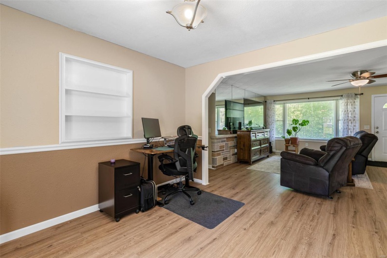 310 4th Street, Park Hills, Missouri 63601, 3 Bedrooms Bedrooms, 9 Rooms Rooms,2 BathroomsBathrooms,Residential,For Sale,4th,MAR25030883