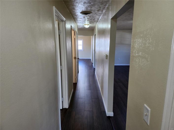 308 Navajo Dr., Piedmont, Missouri 63957, 4 Bedrooms Bedrooms, 8 Rooms Rooms,1 BathroomBathrooms,Residential,For Sale,Navajo Dr.,MAR24069891
