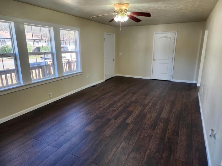 308 Navajo Dr., Piedmont, Missouri 63957, 4 Bedrooms Bedrooms, 8 Rooms Rooms,1 BathroomBathrooms,Residential,For Sale,Navajo Dr.,MAR24069891