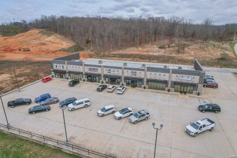 2102 Shelby Road "Suite 4", Poplar Bluff, Missouri 63901, ,Commercial Lease,For Sale,Shelby Road "Suite 4",MAR24024995