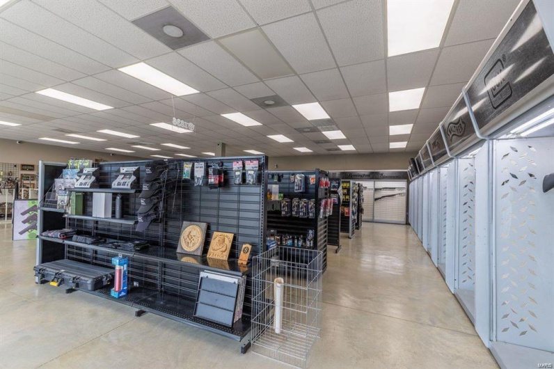 2102 Shelby Road "Suite 4", Poplar Bluff, Missouri 63901, ,Commercial Lease,For Sale,Shelby Road "Suite 4",MAR24024995