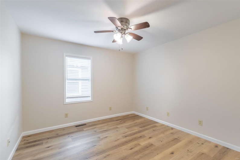 204 Timmons Street, Poplar Bluff, Missouri 63901, 3 Bedrooms Bedrooms, 7 Rooms Rooms,2 BathroomsBathrooms,Residential,For Sale,Timmons,MAR25030966