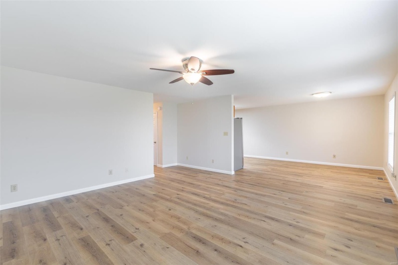 204 Timmons Street, Poplar Bluff, Missouri 63901, 3 Bedrooms Bedrooms, 7 Rooms Rooms,2 BathroomsBathrooms,Residential,For Sale,Timmons,MAR25030966