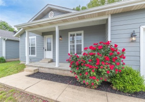 204 Timmons Street, Poplar Bluff, Missouri 63901, 3 Bedrooms Bedrooms, 7 Rooms Rooms,2 BathroomsBathrooms,Residential,For Sale,Timmons,MAR25030966