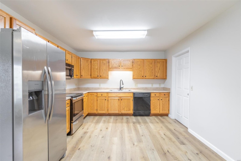 204 Timmons Street, Poplar Bluff, Missouri 63901, 3 Bedrooms Bedrooms, 7 Rooms Rooms,2 BathroomsBathrooms,Residential,For Sale,Timmons,MAR25030966