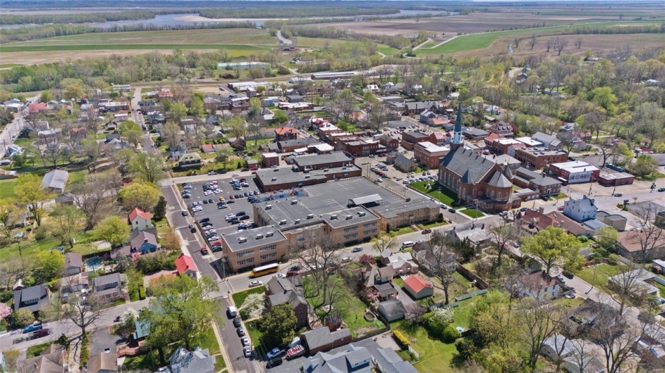 305 Main Street, Ste Genevieve, Missouri 63670, ,Commercial Sale,For Sale,Main,MAR25027835